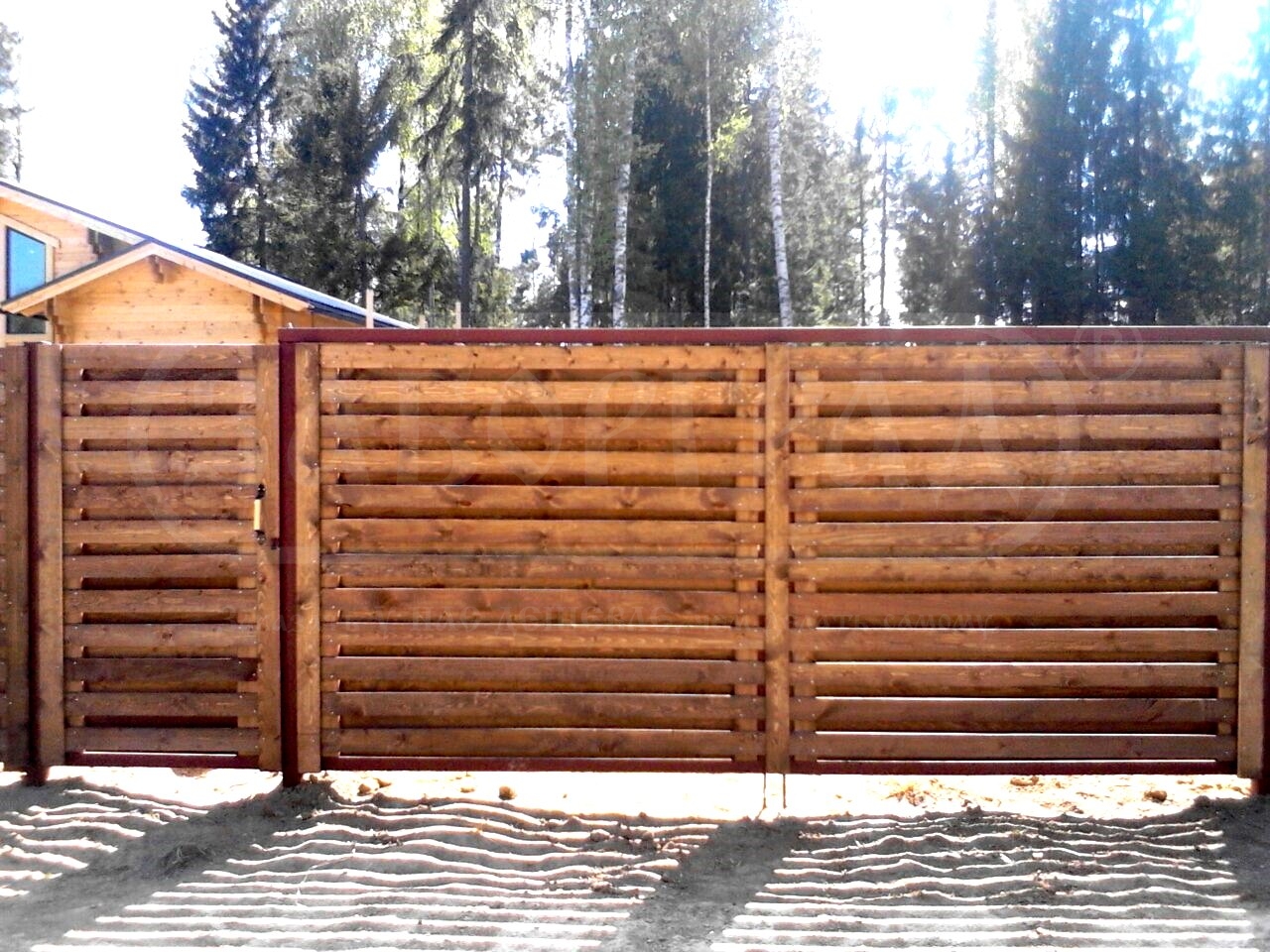 Сколько стоит метр деревянного забора. Забор из деревянных карандашей. Забор из досок серый. Деревянный забор классический ранчо. Деревянные листы для забора.